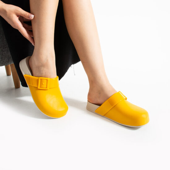 Zuecos de goma mujer cerrados naranjas | TUASOLEA