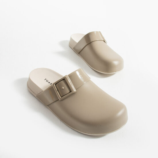 Zuecos de goma mujer cerrados beige | TUASOLEA