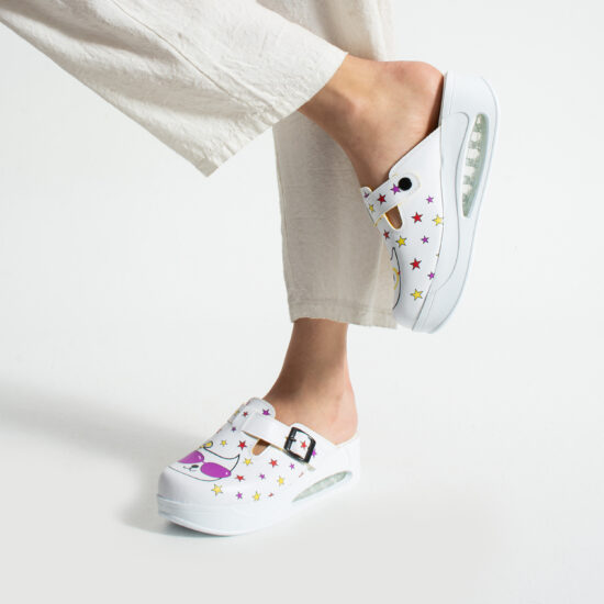 Zuecos de trabajo con plataforma y diseño colorido | TUASOLEA