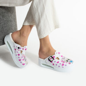 Zuecos de trabajo con plataforma y diseño colorido Sin categoría Estampados