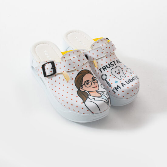 Zuecos sanitarios mujer con plataforma para dentistas | TUASOLEA