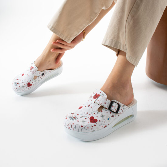 Zuecos sanitarios mujer con plataforma para enfermeras | TUASOLEA