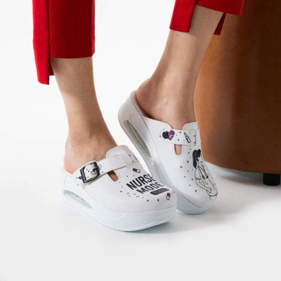 Zuecos sanitarios mujer con plataforma para enfermeras | TUASOLEA