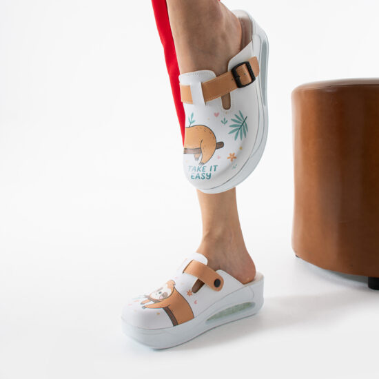 Zuecos de trabajo con plataforma y diseño colorido | TUASOLEA