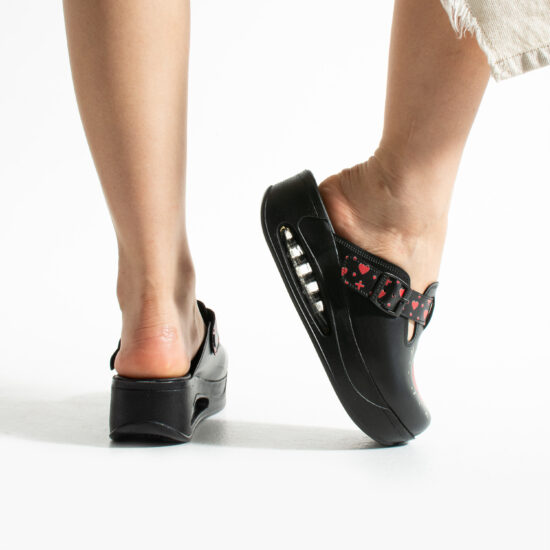 Zuecos sanitarios mujer con plataforma para enfermeras | TUASOLEA