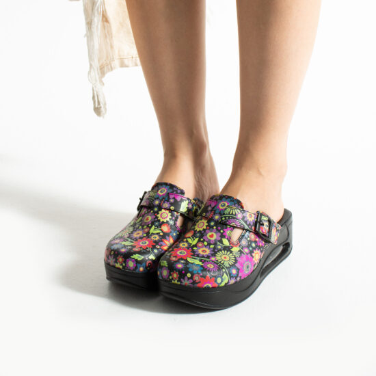 Zuecos de trabajo con plataforma y diseño colorido | TUASOLEA