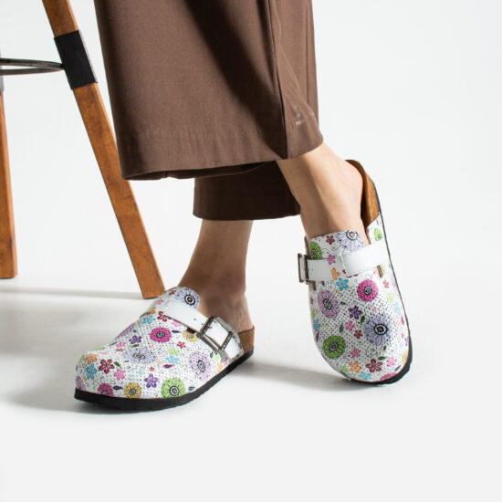 Zuecos planos cómodos para mujer con dibujos de piel natural