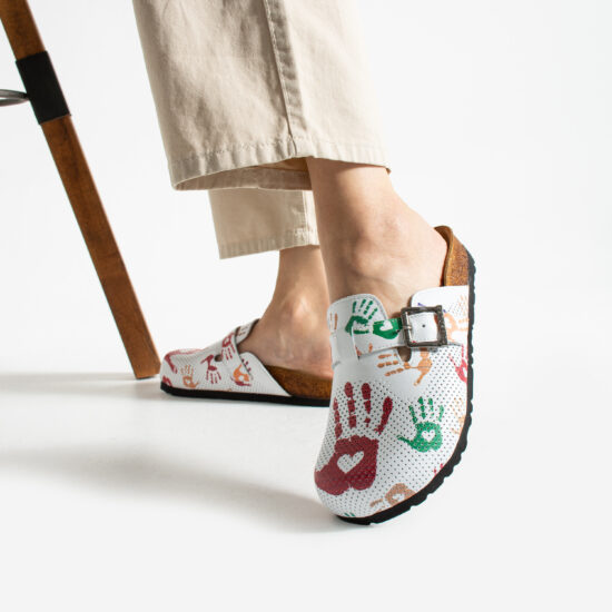 Zuecos planos cómodos para mujer con dibujos de piel natural | TUASOLEA