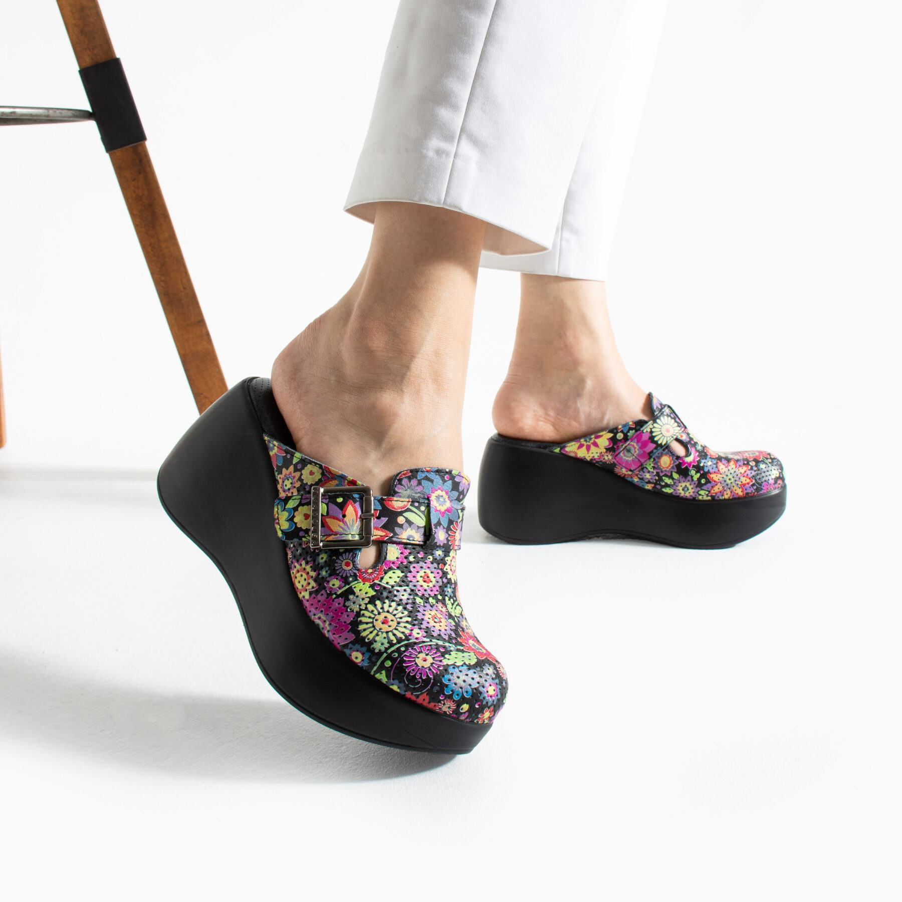 Zuecos estampados de piel con plataforma alta