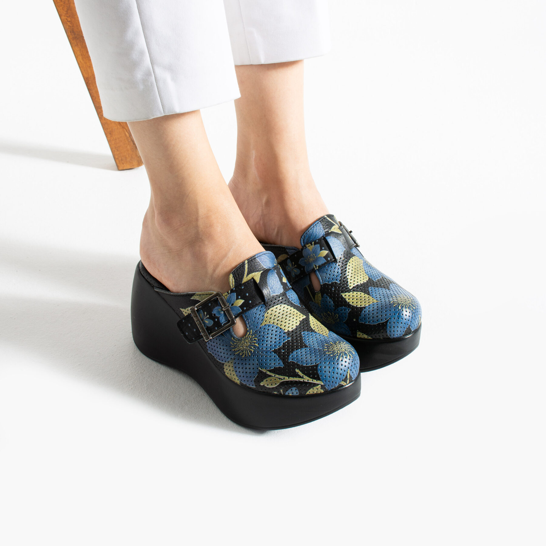 Zuecos estampados de piel con plataforma alta
