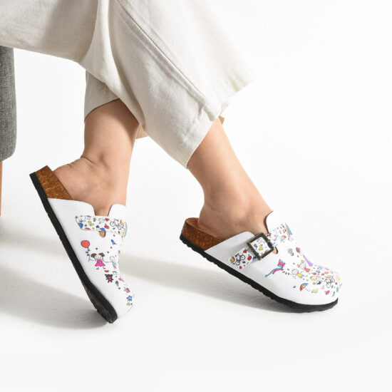 Zuecos planos estampados con hebilla para maestras | TUASOLEA