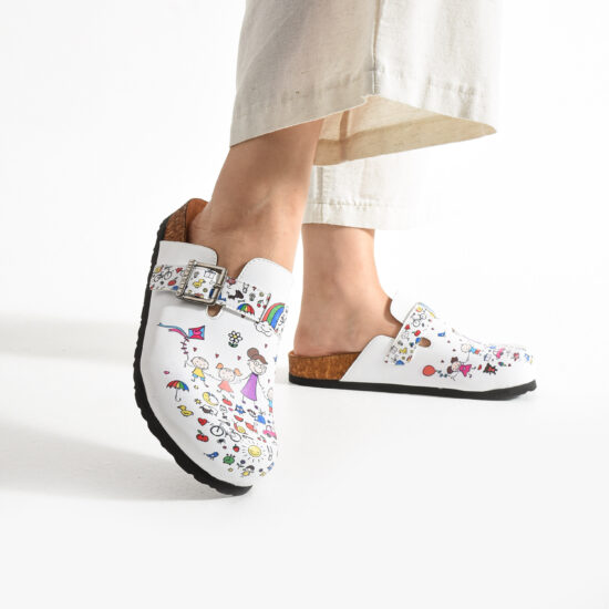 Alternative view of Zuecos planos estampados con hebilla para maestras