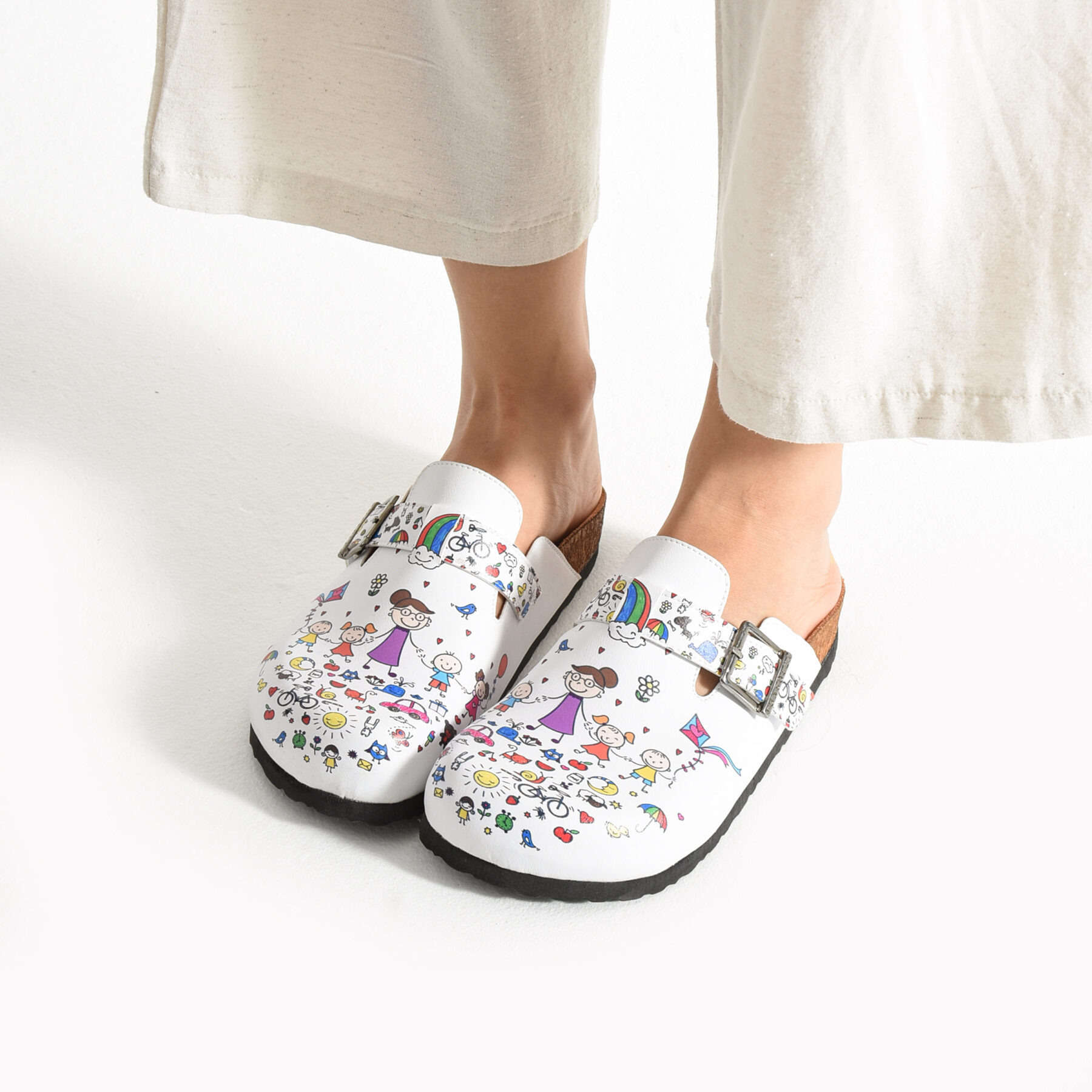 Zuecos planos estampados con hebilla para maestras