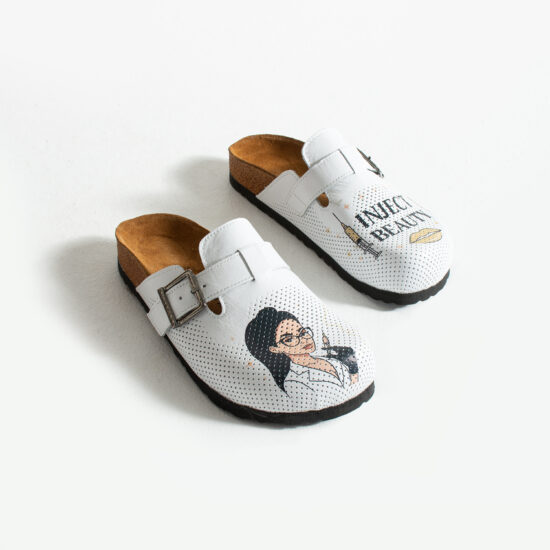 Zuecos planos estampados de piel natural con hebilla para esteticistas | TUASOLEA