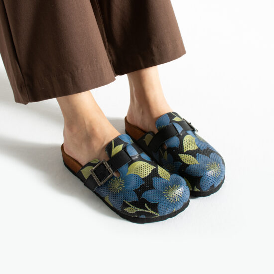 Zuecos planos estampados de piel con hebilla | TUASOLEA