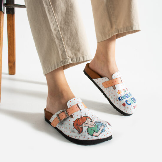 Alternative view of Zuecos planos estampados de piel natural con hebilla para maestras de guardería