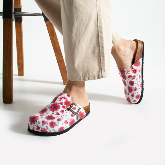 Zuecos planos estampados de piel con hebilla | TUASOLEA