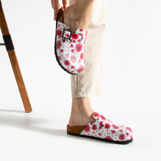 Zuecos planos estampados de piel con hebilla | TUASOLEA