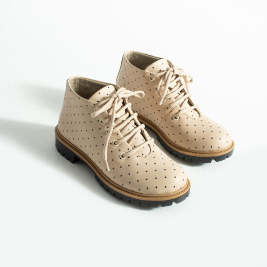 Botines planos beige de piel para mujer con cordones | TUASOLEA