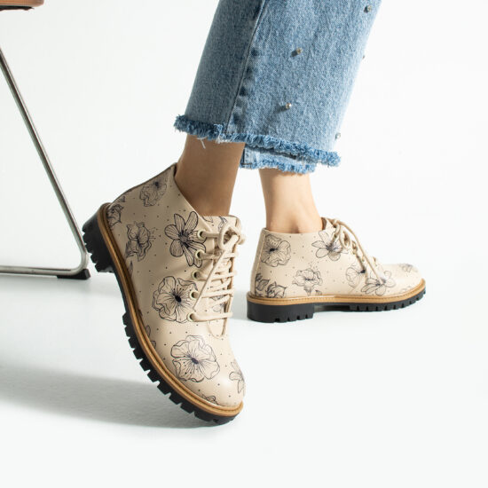 Botines planos beige de piel para mujer con cordones | TUASOLEA