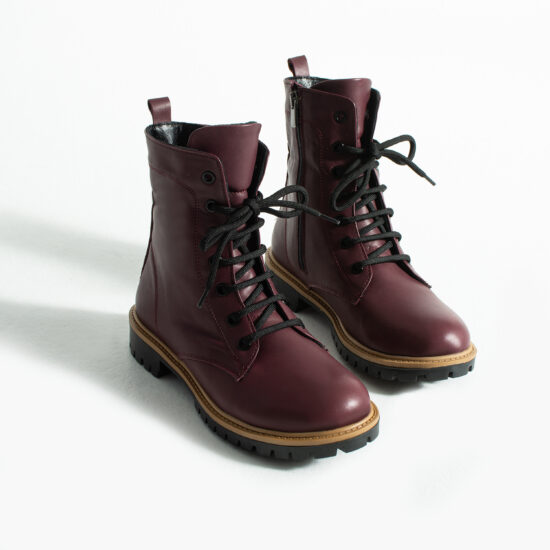 Botas planas de piel burdeos para mujer | TUASOLEA