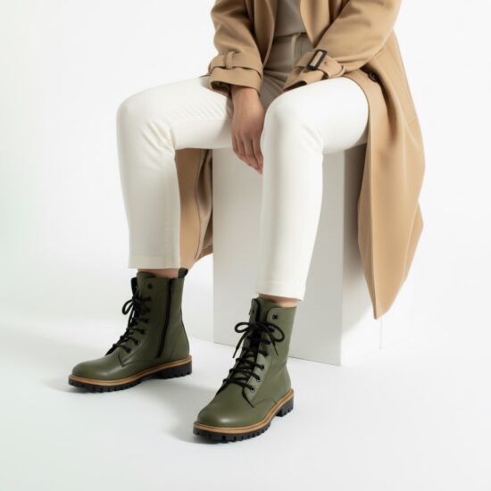 Botas planas de piel verde oscuro para mujer