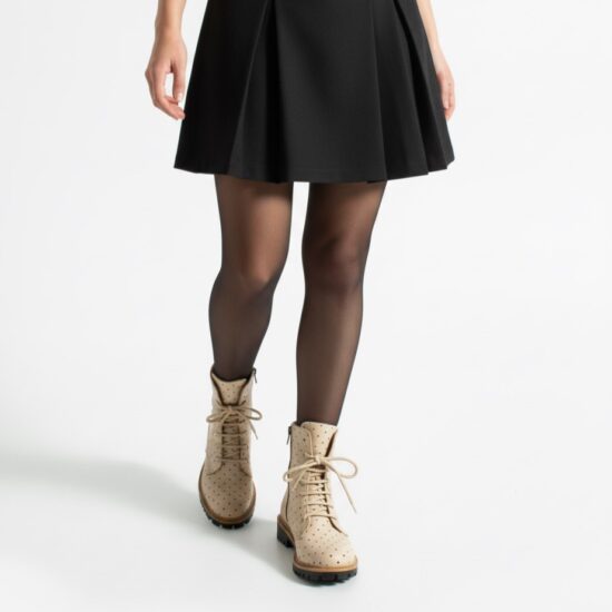 Botas planas de piel beige para mujer con cordones | TUASOLEA