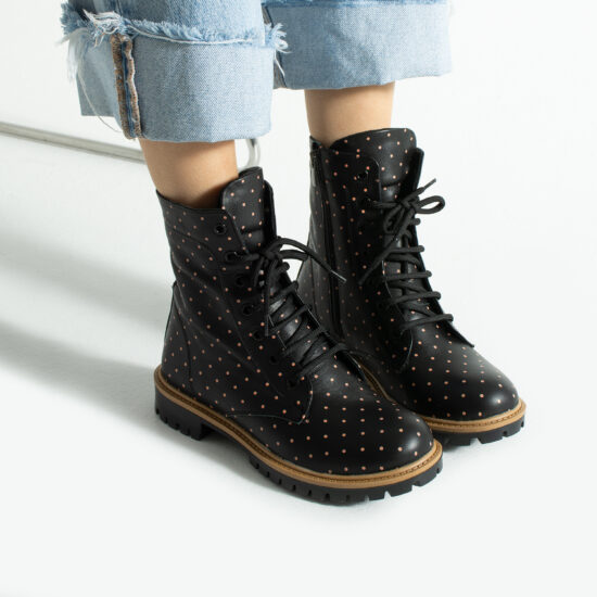 Alternative view of Botas planas negras de piel para mujer con cordones