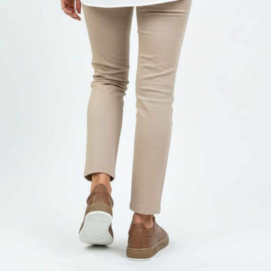 Zapatillas cómodas de piel para mujer marrones | TUASOLEA