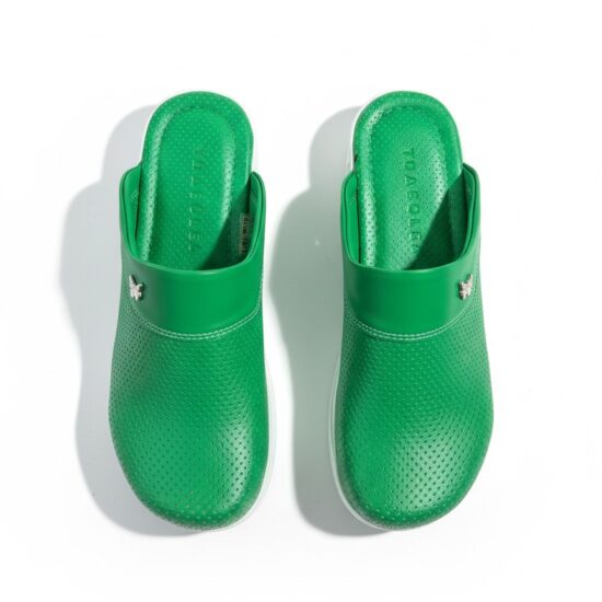 Zuecos con plataforma para mujer verdes de piel ecológica | TUASOLEA