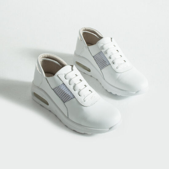 Zapatillas sanitarias blancas de piel ultraligeras y cómodas | TUASOLEA