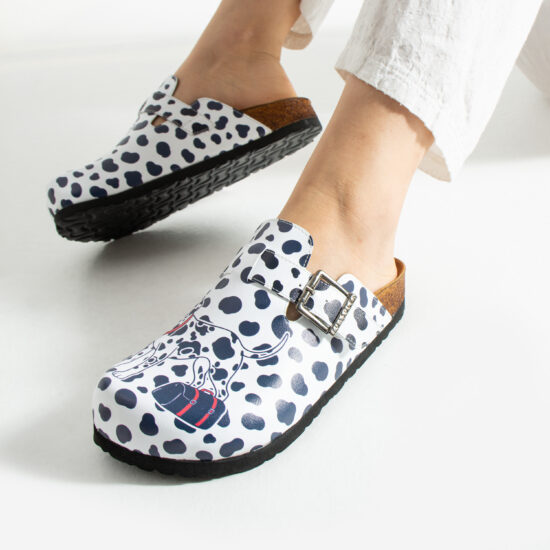 Zuecos planos estampados con hebilla | TUASOLEA