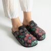 Zuecos planos estampados con hebilla Zuecos con dibujos Estampados 2