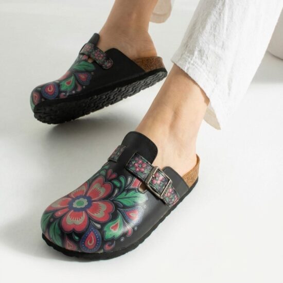 Zuecos planos estampados con hebilla | TUASOLEA