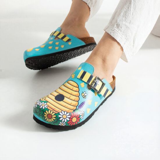 Zuecos planos estampados con hebilla | TUASOLEA