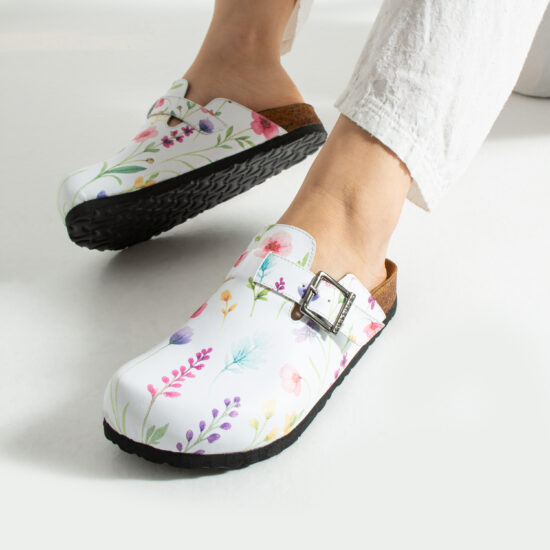 Zuecos planos estampados con hebilla | TUASOLEA