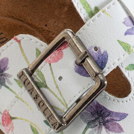 Zuecos planos estampados con hebilla | TUASOLEA