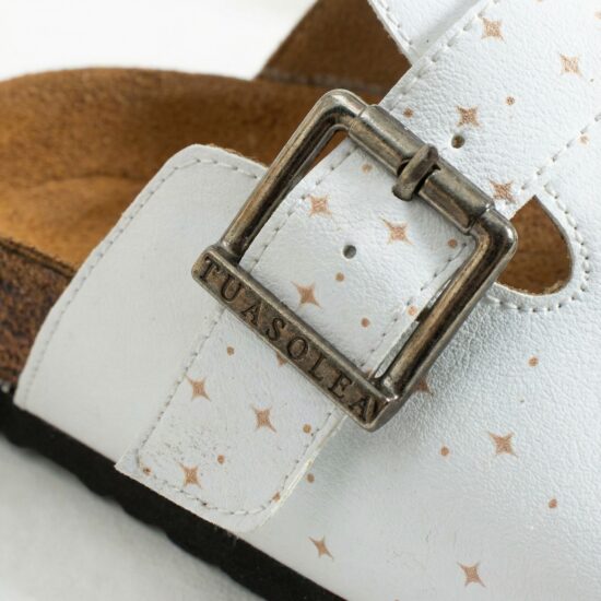 Zuecos planos estampados con hebilla | TUASOLEA