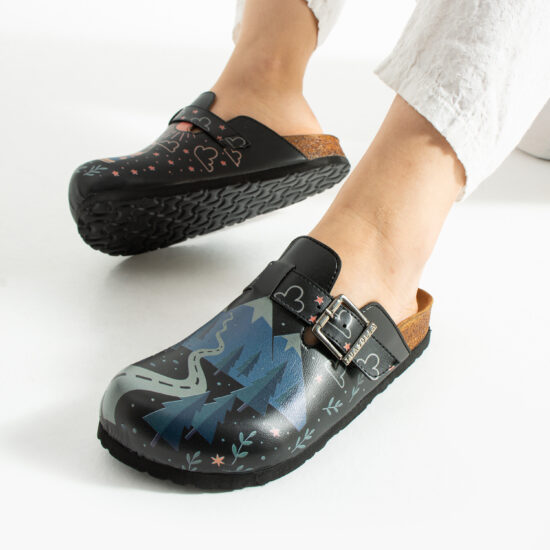Zuecos planos estampados con hebilla | TUASOLEA