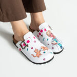 Zuecos planos estampados para veterinaria