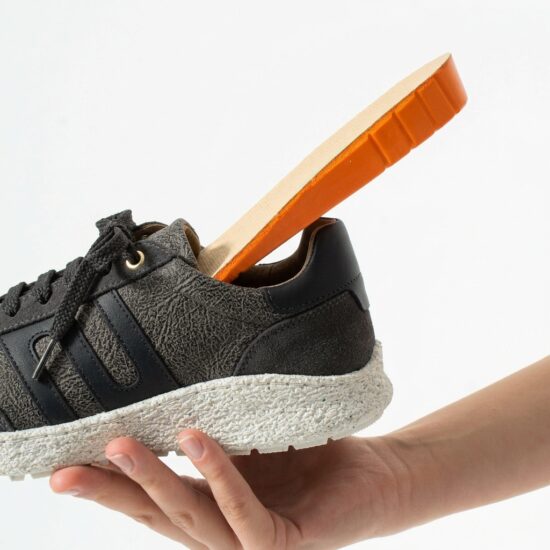 Zapatos barefoot mujer con horma ancha - Graphite | TUASOLEA