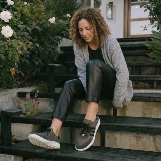 Zapatos barefoot mujer con horma ancha - Graphite | TUASOLEA