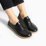 Zapatos cómodos negros de piel para mujer con memory foam