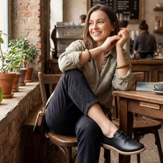 Zapatos cómodos negros de piel para mujer con memory foam - Черен