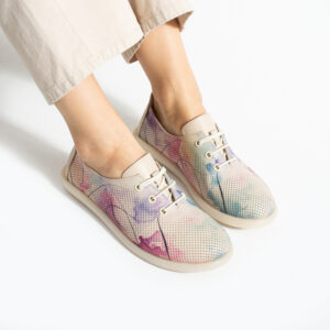 Zapatos cómodos de piel beige para mujer con memory foam