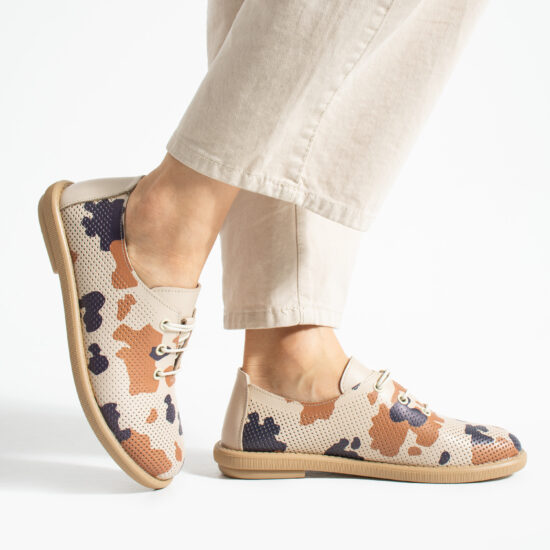 Zapatos cómodos con estampado camuflaje de piel para mujer con memory foam - Естествена кожа