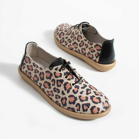 Zapatos cómodos de piel para mujer leopardados con memory foam - vista lateral