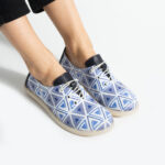 Zapatos cómodos de piel para mujer con memory foam – blanco y azul