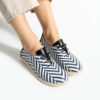 Zapatos cómodos con estampado de rayas blancas y negras de piel para mujer con memory foam