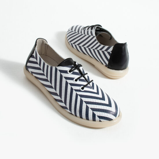 Zapatos cómodos con estampado de rayas blancas y negras de piel para mujer con memory foam - vista lateral